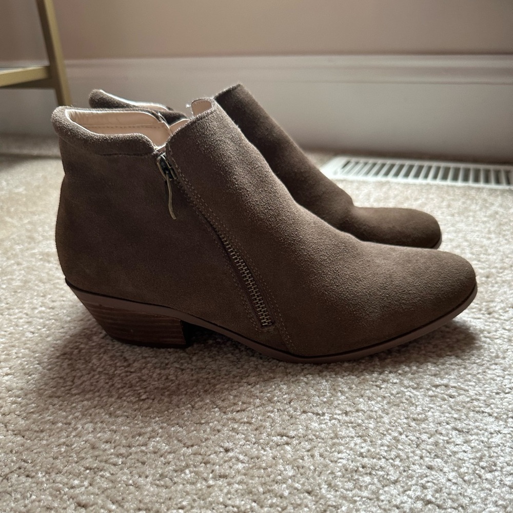 Women’s olive suede boots